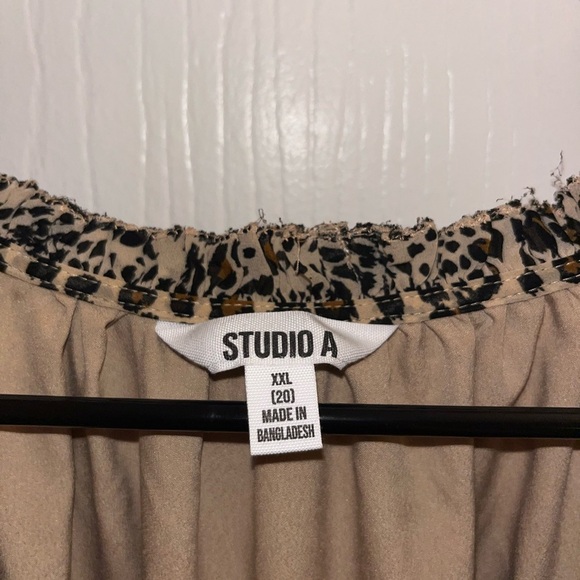 women's XXL Tiered Cheetah Print Dress With Balloon Sleeve Keyhole maxi length - Picture 10 of 11